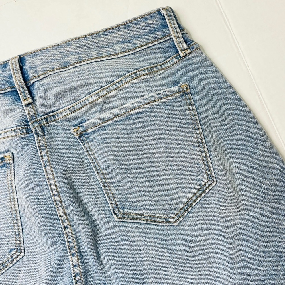 Old Navy Women’s Light Blue Denim A-Line Raw Hem Jean Mini Skirt Size 8 NWT - Picture 7 of 10